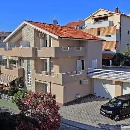 Apartmani Makakada Trogir